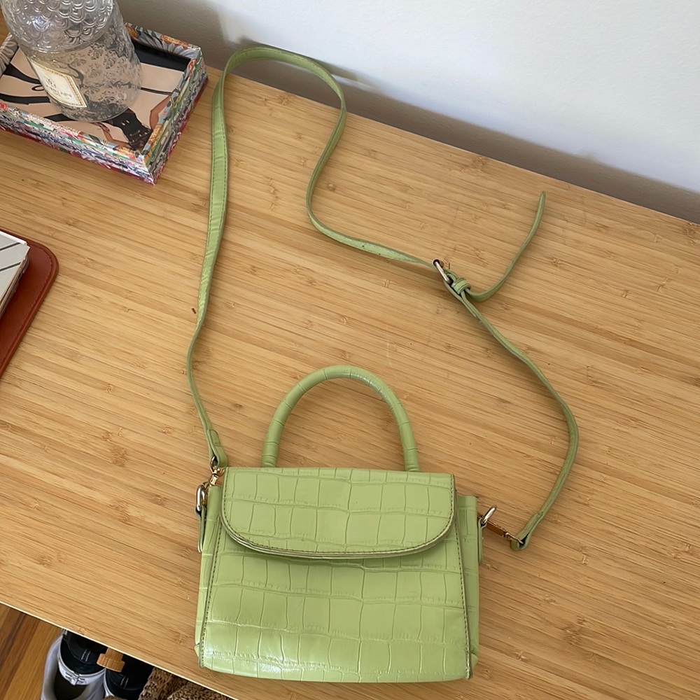 Green hand bag